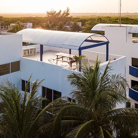 Kaam Accommodations ปัวร์โตโมเรลอส ภายนอก รูปภาพ